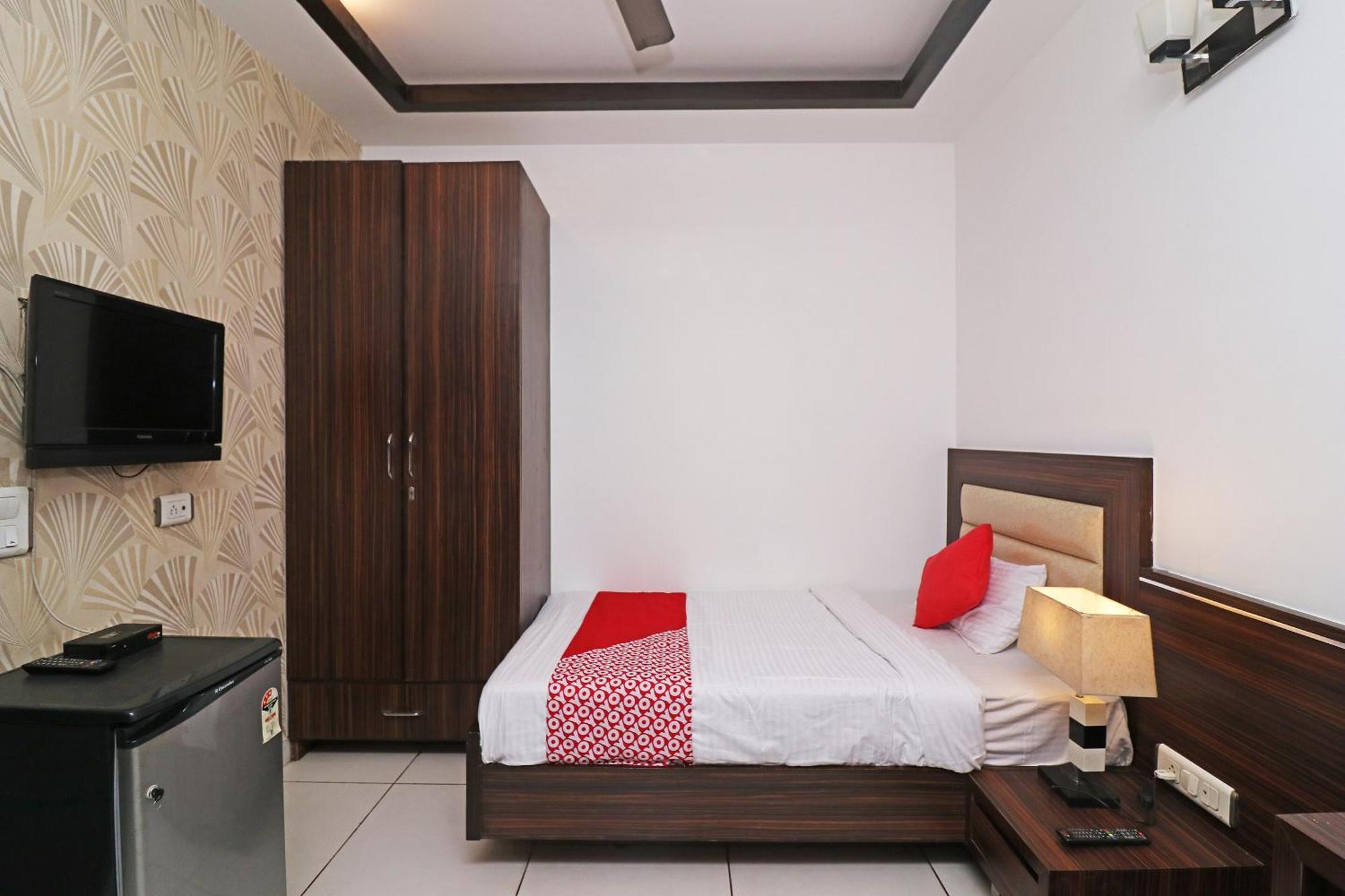 Wonderland Inn Near Aravali Biodiversity Park Gurgaon Luaran gambar
