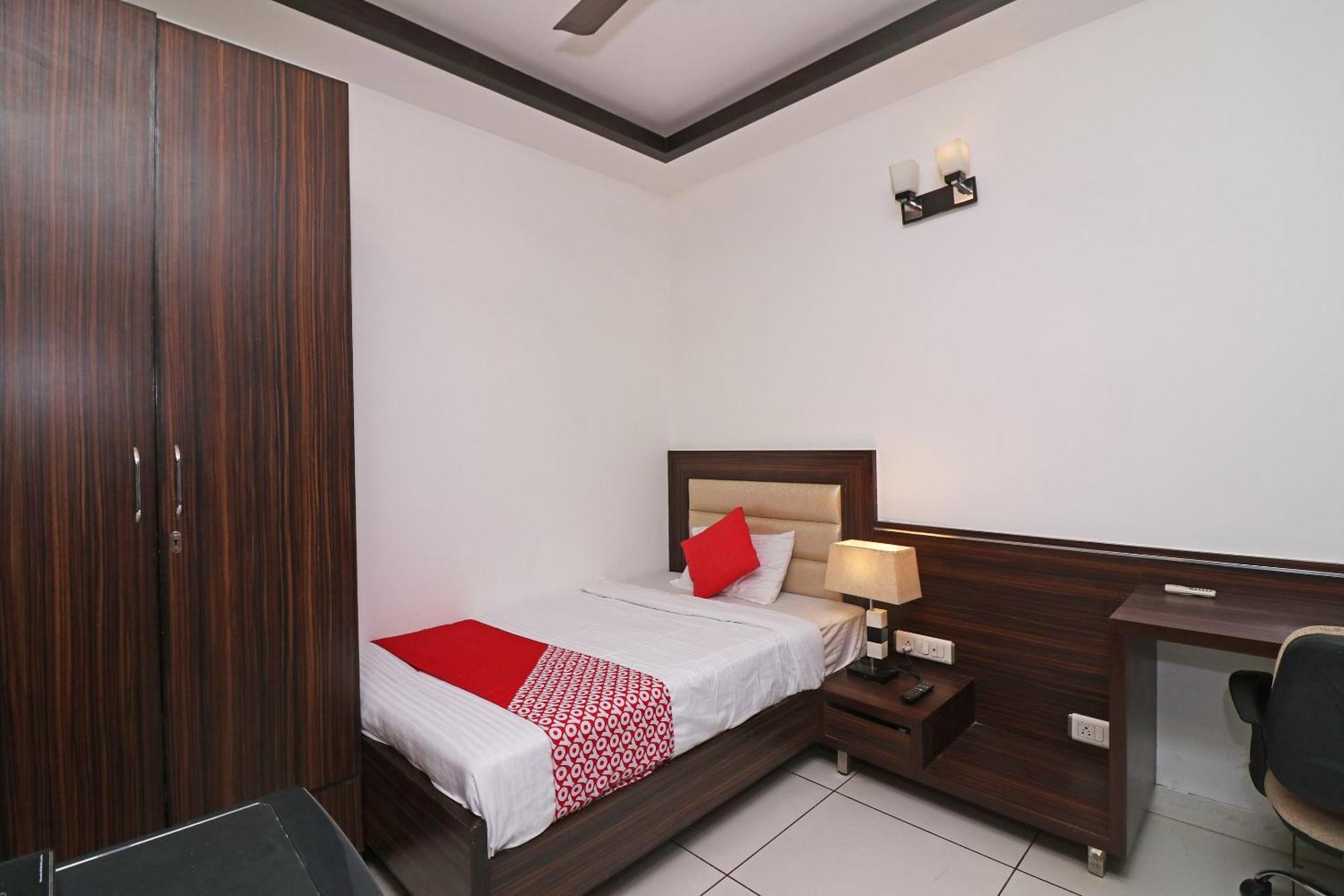 Wonderland Inn Near Aravali Biodiversity Park Gurgaon Luaran gambar